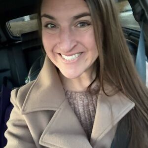 Meet your Posher, Caitlyn